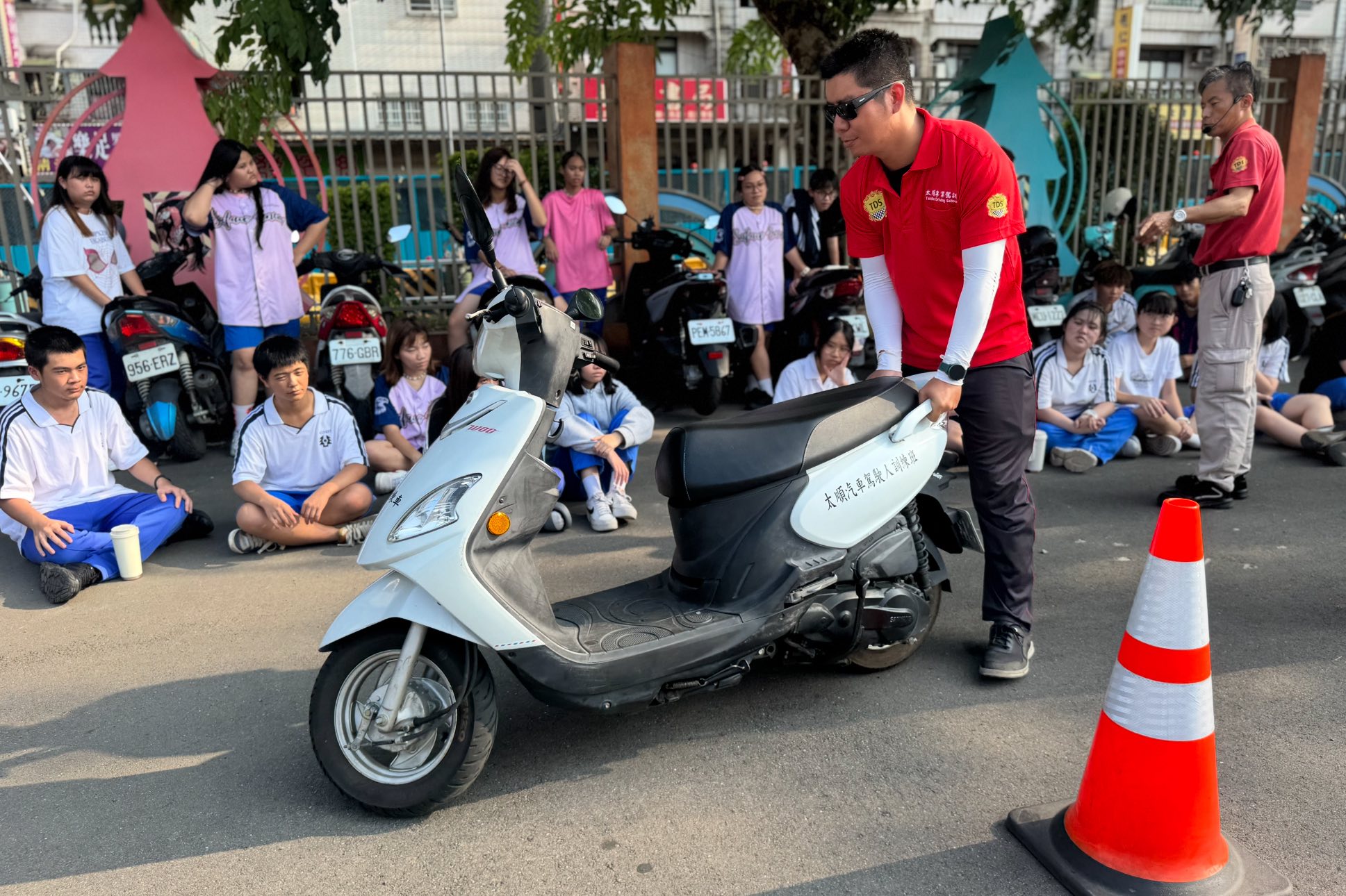 新北市高中職校園交通安全宣導活動熱烈展開